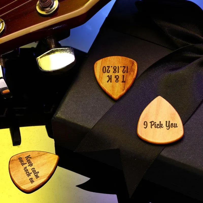 Custom 3PCS Guitar Pick Guitar Wood Picks Box Guitar-shaped Picks Box Plectrum Container Romantic Gifts 2