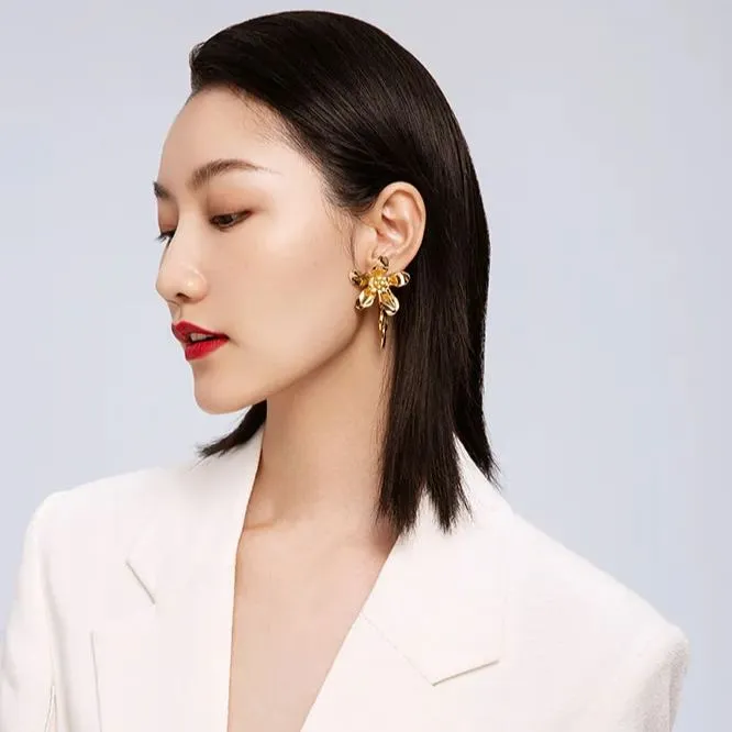 Five Petals Connect With Thorn Detachable Golden Earrings 2