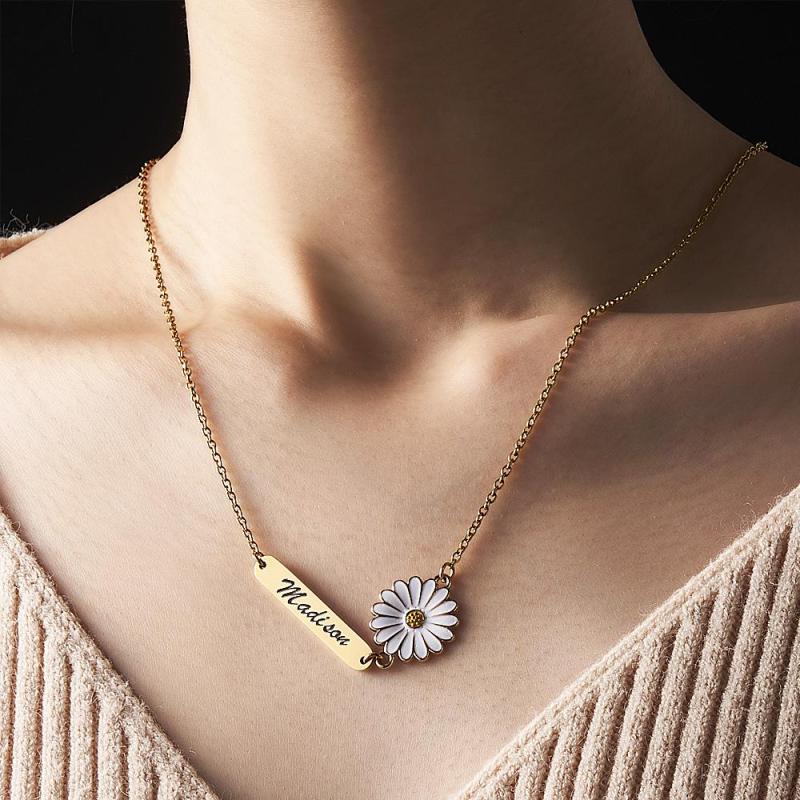 Personalized Name Daisy Necklace Gold Nameplate Charm Unique Gift for Her 3