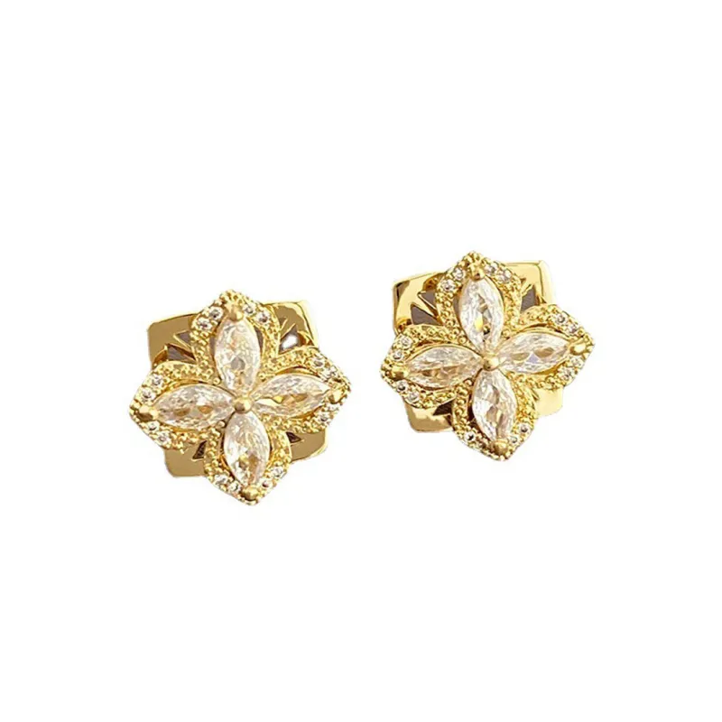 Rotatable Four-leaf Clover Earrings 2